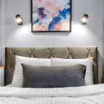 Διαμέρισμα Designer Urban Retreat, Near Old Town, Wifi 100mbs, Smart Tv