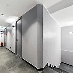 Designer Urban Retreat, Near Old Town, Wifi 100mbs, Smart Tv Апартаменти Таллінн