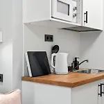 Διαμέρισμα Designer Urban Retreat, Near Old Town, Wifi 100mbs, Smart Tv *