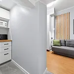 Designer Urban Retreat, Near Old Town, Wifi 100mbs, Smart Tv Апартаменти