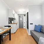 Διαμέρισμα Designer Urban Retreat, Near Old Town, Wifi 100mbs, Smart Tv