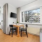 Designer Urban Retreat, Near Old Town, Wifi 100mbs, Smart Tv Ταλίν
