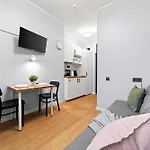 Designer Urban Retreat, Near Old Town, Wifi 100mbs, Smart Tv Апартаменти Таллінн