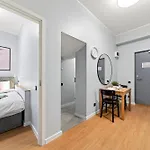 Designer Urban Retreat, Near Old Town, Wifi 100mbs, Smart Tv Ταλίν