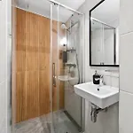 Διαμέρισμα Designer Urban Retreat, Near Old Town, Wifi 100mbs, Smart Tv