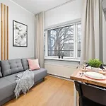 Διαμέρισμα Designer Urban Retreat, Near Old Town, Wifi 100mbs, Smart Tv *