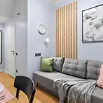 Διαμέρισμα Designer Urban Retreat, Near Old Town, Wifi 100mbs, Smart Tv *