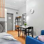 Designer Urban Retreat, Near Old Town, Wifi 100mbs, Smart Tv Таллінн
