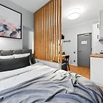 Designer Urban Retreat, Near Old Town, Wifi 100mbs, Smart Tv Ταλίν