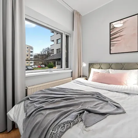 Designer Urban Retreat, Near Old Town, Wifi 100mbs, Smart Tv Таллин