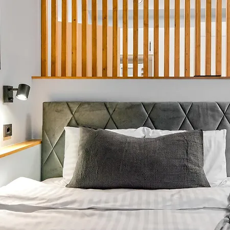 Korter Designer Urban Retreat, Near Old Town, Wifi 100mbs, Smart Tv *