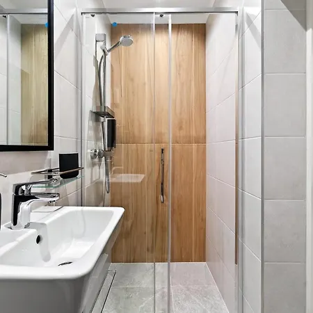 Appartamento Designer Urban Retreat, Near Old Town, Wifi 100mbs, Smart Tv *