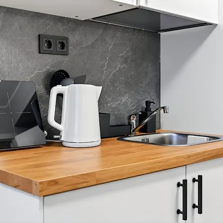 Designer Urban Retreat, Near Old Town, Wifi 100mbs, Smart Tv * Reval