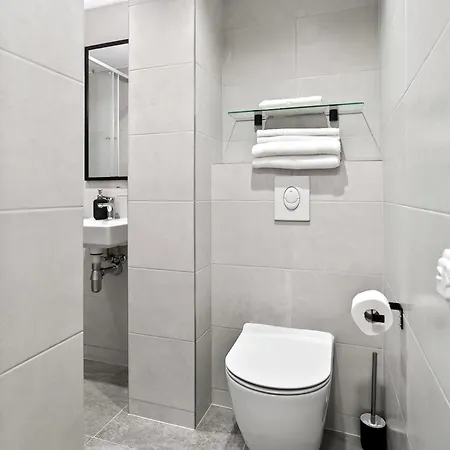 Appartamento Designer Urban Retreat, Near Old Town, Wifi 100mbs, Smart Tv *