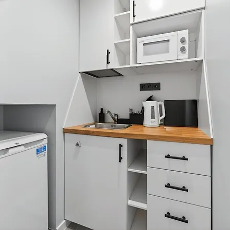 Designer Urban Retreat, Near Old Town, Wifi 100mbs, Smart Tv Korter
