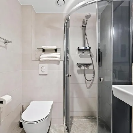 Designer Urban Retreat, Near Old Town, Wifi 100mbs, Smart Tv Appartamento *