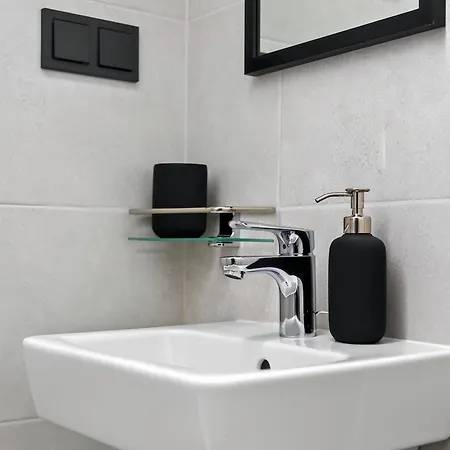 Designer Urban Retreat, Near Old Town, Wifi 100mbs, Smart Tv Appartamento Reval