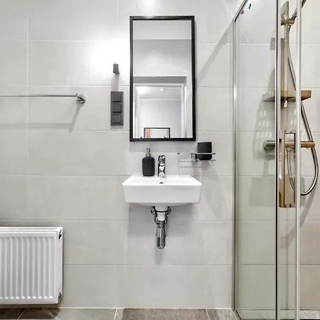 Designer Urban Retreat, Near Old Town, Wifi 100mbs, Smart Tv Апартаменти Таллінн