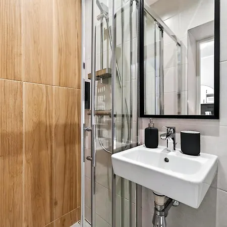 Appartamento Designer Urban Retreat, Near Old Town, Wifi 100mbs, Smart Tv Reval