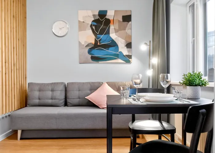 Апартаменты Designer Urban Retreat, Near Old Town, Wifi 100mbs, Smart Tv *