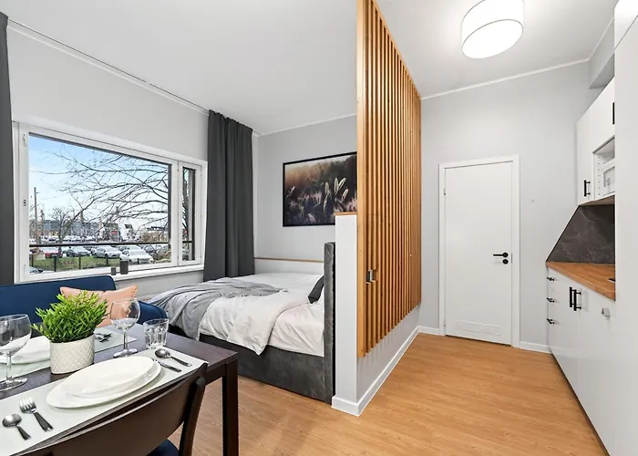 Апартаменты Designer Urban Retreat, Near Old Town, Wifi 100mbs, Smart Tv