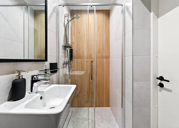 Appartamento Designer Urban Retreat, Near Old Town, Wifi 100mbs, Smart Tv *