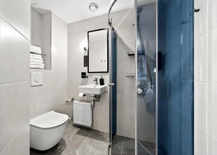 Designer Urban Retreat, Near Old Town, Wifi 100mbs, Smart Tv