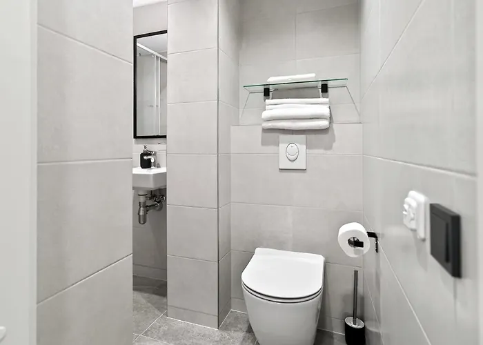 アパート Designer Urban Retreat, Near Old Town, Wifi 100mbs, Smart Tv *