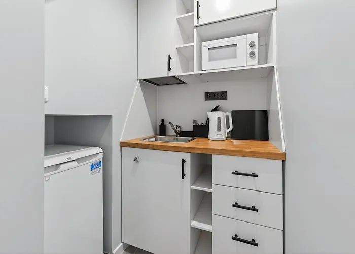 Designer Urban Retreat, Near Old Town, Wifi 100mbs, Smart Tv Апартаменты