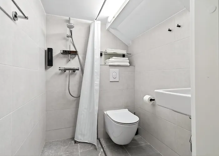 Designer Urban Retreat, Near Old Town, Wifi 100mbs, Smart Tv アパート *