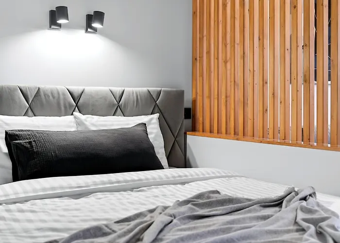 アパート Designer Urban Retreat, Near Old Town, Wifi 100mbs, Smart Tv *