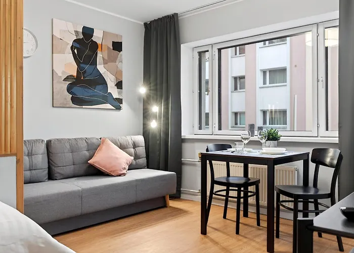 Designer Urban Retreat, Near Old Town, Wifi 100mbs, Smart Tv *