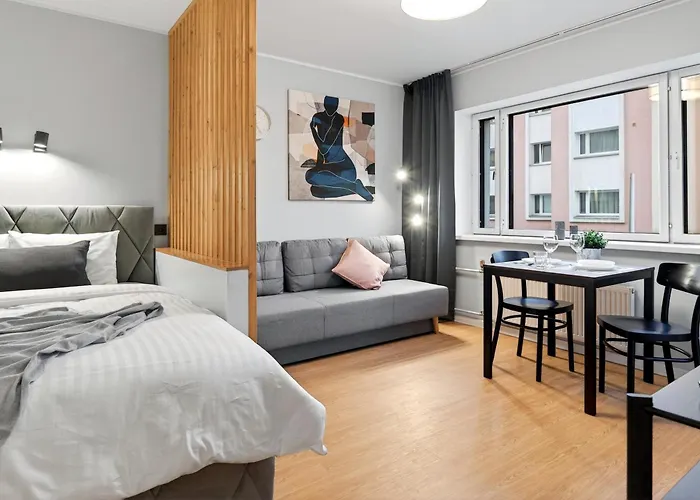 Designer Urban Retreat, Near Old Town, Wifi 100mbs, Smart Tv