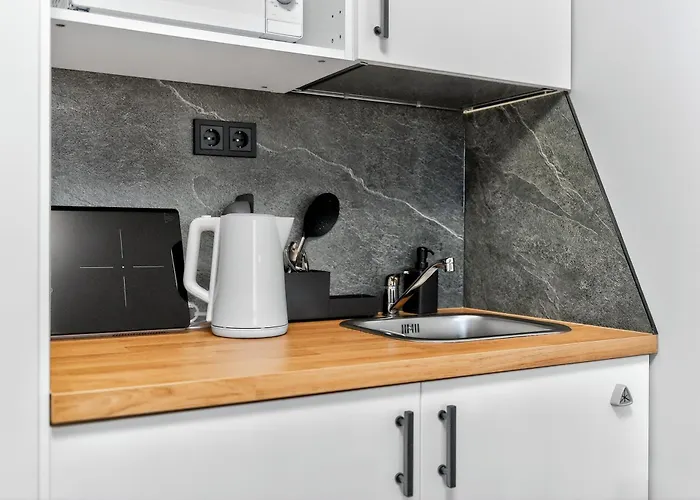 Апартаменты Designer Urban Retreat, Near Old Town, Wifi 100mbs, Smart Tv *