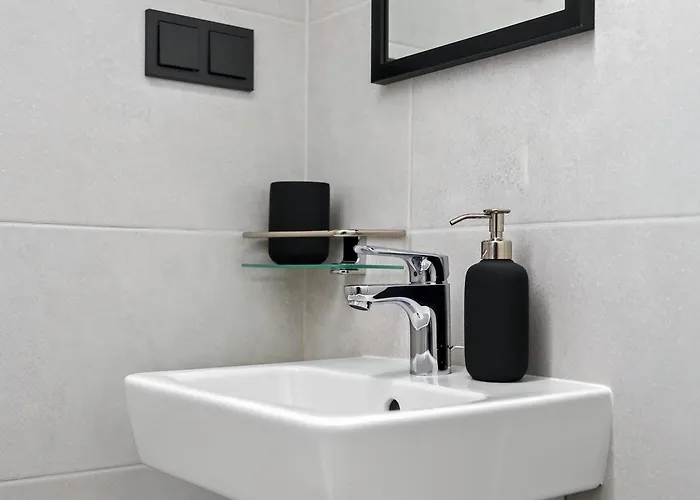 Designer Urban Retreat, Near Old Town, Wifi 100mbs, Smart Tv Апартаменты Таллин