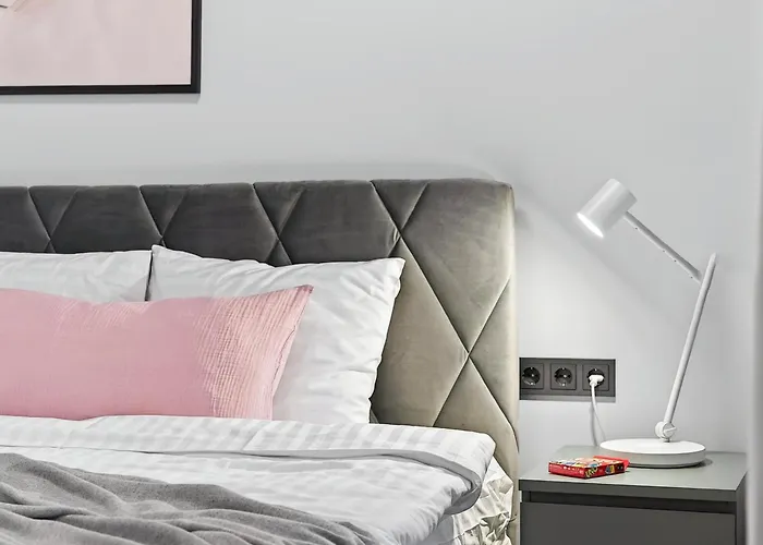 Designer Urban Retreat, Near Old Town, Wifi 100mbs, Smart Tv アパート *