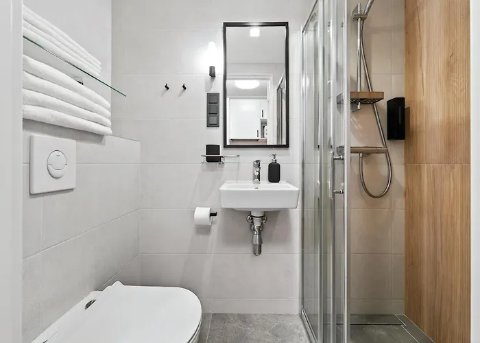 Designer Urban Retreat, Near Old Town, Wifi 100mbs, Smart Tv