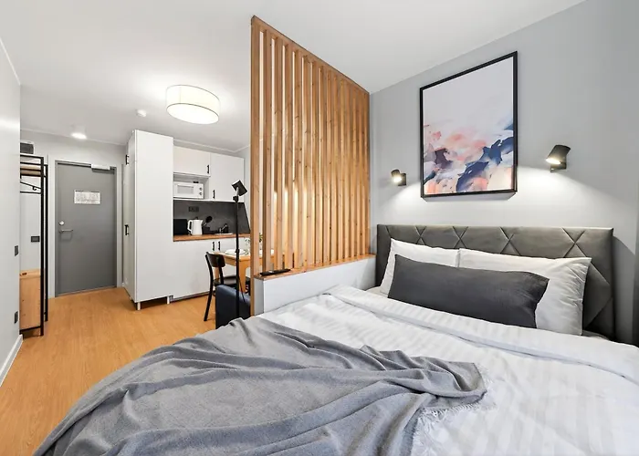 Designer Urban Retreat, Near Old Town, Wifi 100mbs, Smart Tv *