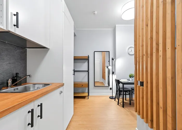 Designer Urban Retreat, Near Old Town, Wifi 100mbs, Smart Tv