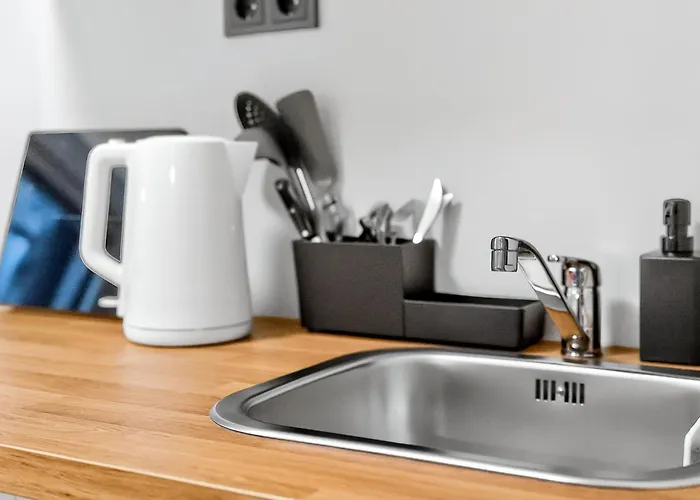 Designer Urban Retreat, Near Old Town, Wifi 100mbs, Smart Tv Апартаменты *