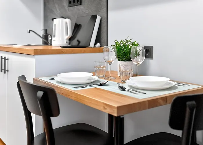 Апартаменты Designer Urban Retreat, Near Old Town, Wifi 100mbs, Smart Tv *